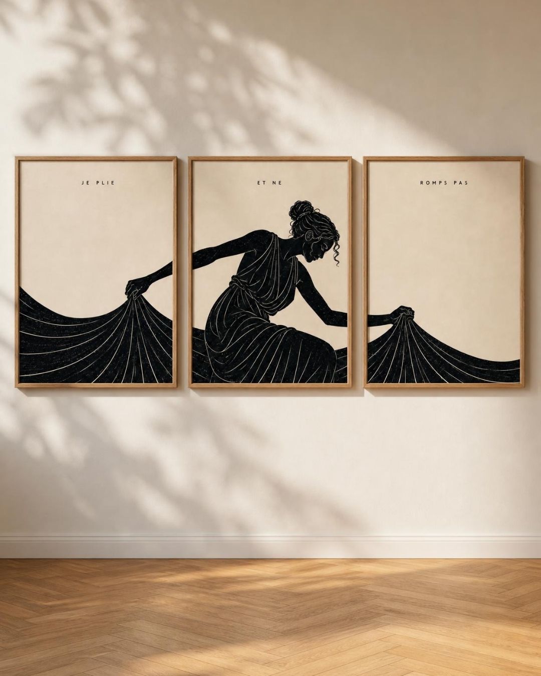 Triptyque — Je plie et ne romps pas — triptyque monté au mur