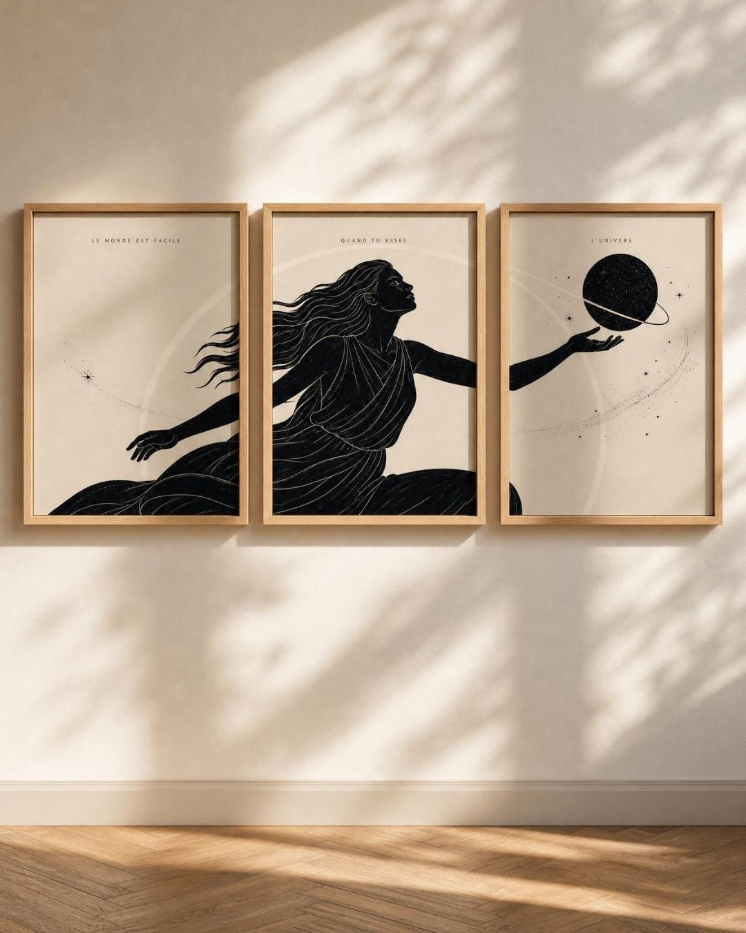 Triptyque — Le monde est facile quand tu vises l’Univers — triptyque monté au mur
